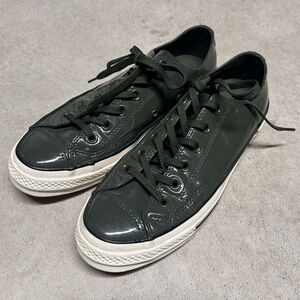 Converse Unisex Chuck Taylor Chuck 70 Patent Leather Low Military Green Shoes
